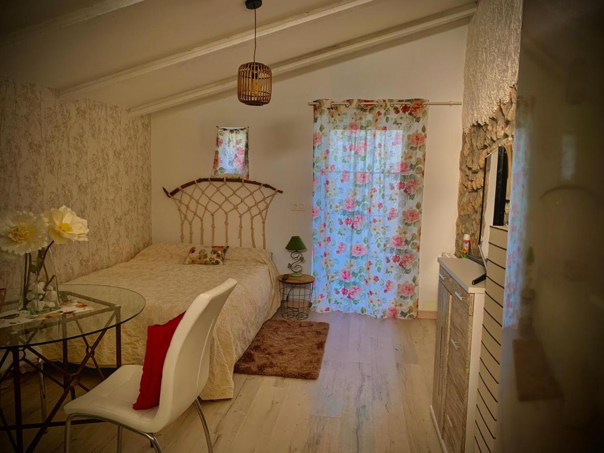 סגורה דה לה סיירה Casa Tatisita Luna מראה חיצוני תמונה